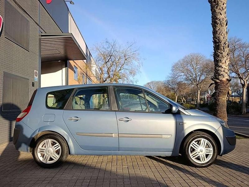 Usado Renault Scénic II Authentique 120 CV (88 kW) 2004 Beige Monovolumen