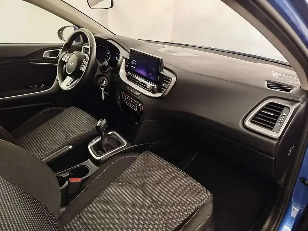 Usado Kia XCeed 101 CV (74 kW) 2025 Azul SUV