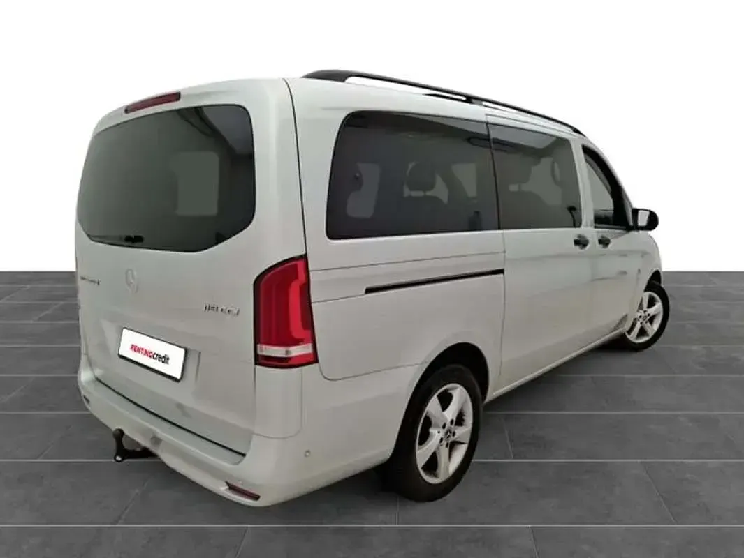 Usado Mercedes Vito 190 CV (139 kW) 2022 Plateado Van