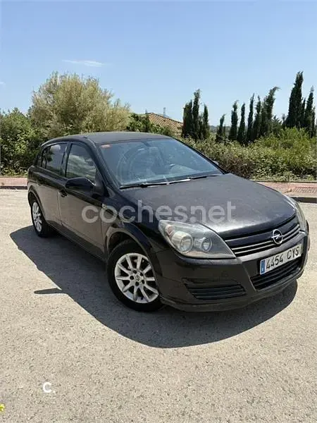 Usado Opel Astra Cosmo 100 CV (73 kW) 2004 Negro Berlina