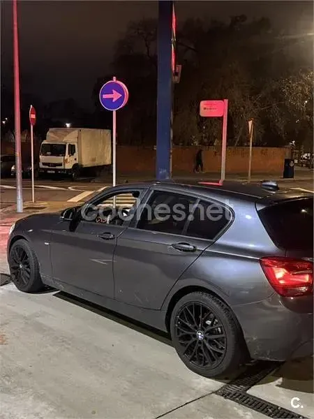 Usado BMW 118 Comfort Edition 143 CV (105 kW) 2014 Gris / plata Utilitario