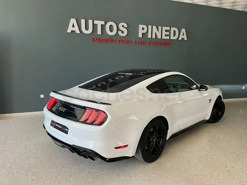 Usado Ford Mustang GT 450 CV (330 kW) 2018 Blanco Coupe