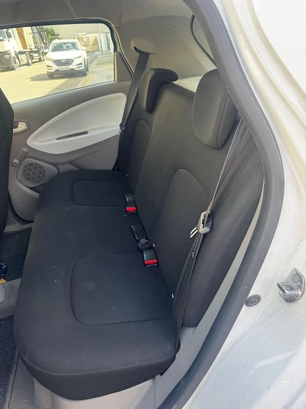 Usado Renault Zoe Bose Edition 67 kW (92 CV) 2017 Blanco Utilitario