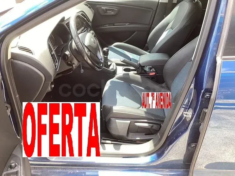 Usado Seat Leon Style 110 CV (80 kW) 2017 Azul Familiar
