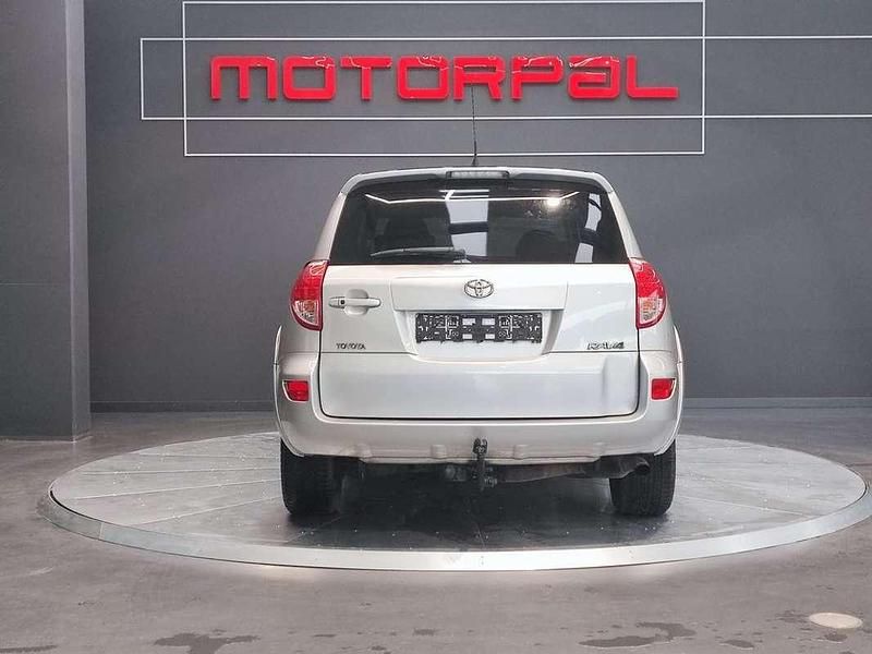 Usado Toyota RAV4 Premium 177 CV (130 kW) 2007 Gris / plata SUV