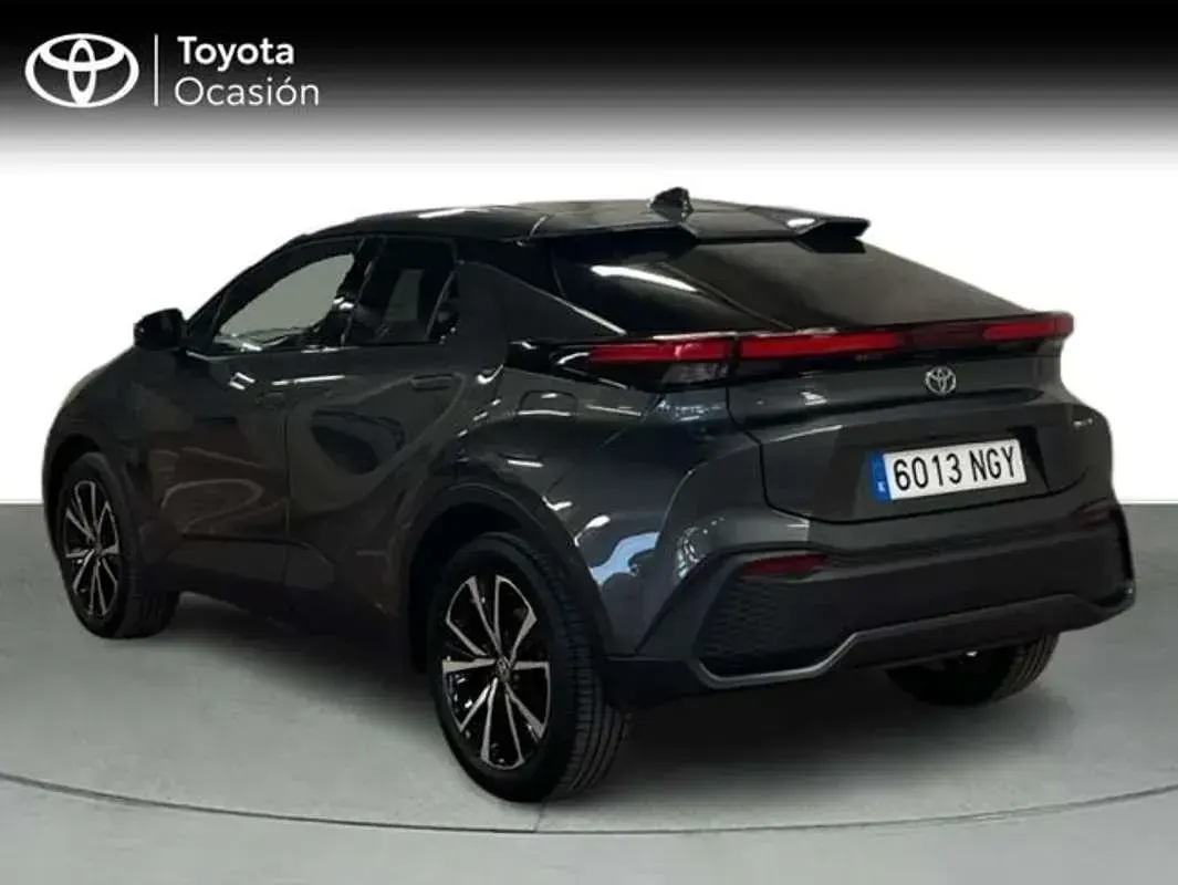 Usado Toyota C-HR Advance 220 CV (161 kW) 2025 Gris SUV