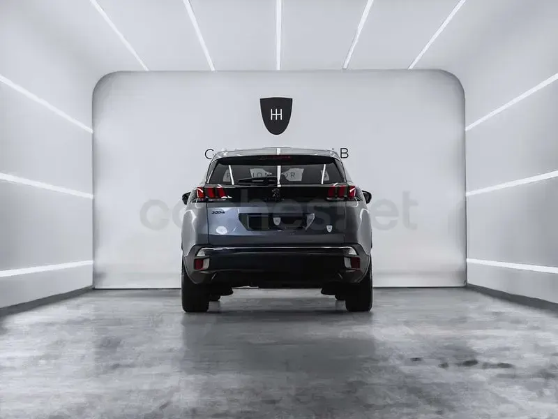 Usado Peugeot 3008 Allure 130 CV (95 kW) 2019 Gris / plata SUV