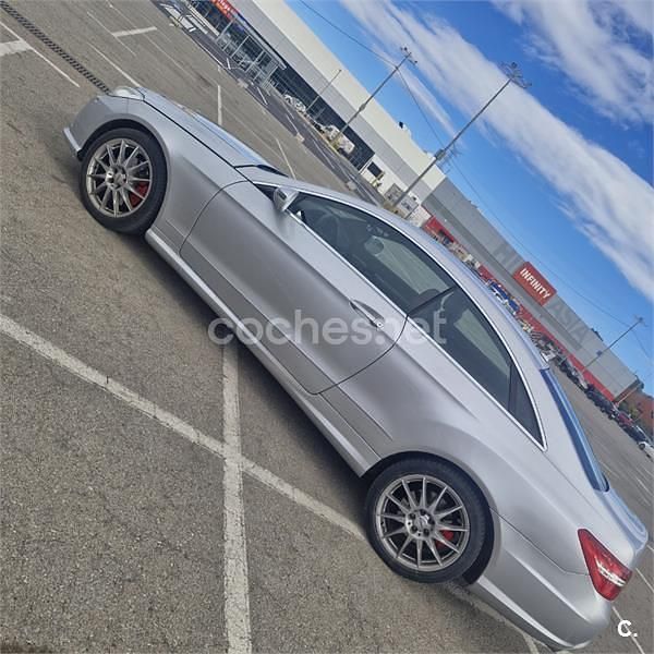 Usado Mercedes E350 Elegance 292 CV (214 kW) 2009 Gris / plata Coupe