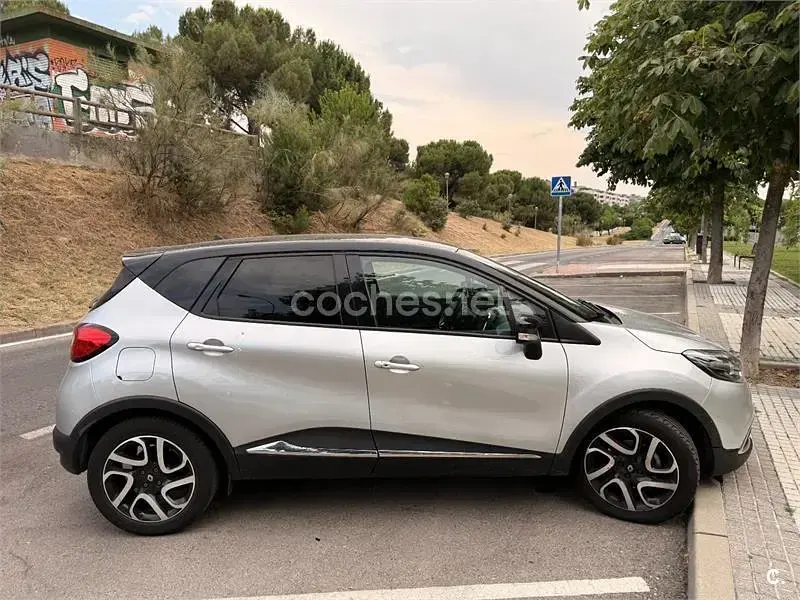 Usado Renault Captur Intens 120 CV (88 kW) 2014 Gris / plata SUV