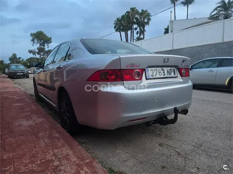 Usado Honda Accord Sport 155 CV (114 kW) 2003 Gris / plata Berlina
