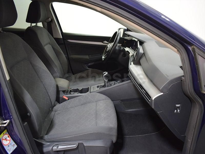 Usado VW Golf VIII Life 110 CV (80 kW) 2021 Azul Berlina
