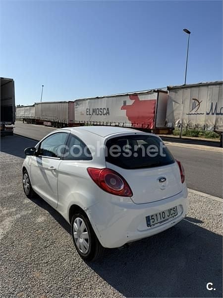 Usado Ford Ka 69 CV (50 kW) 2015 Blanco Berlina