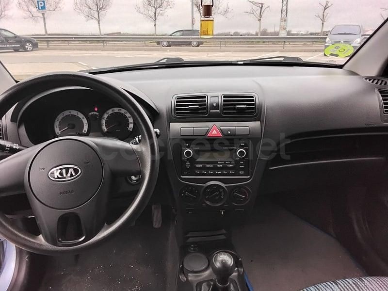 Usado Kia Picanto 62 CV (45 kW) 2011 Azul Utilitario