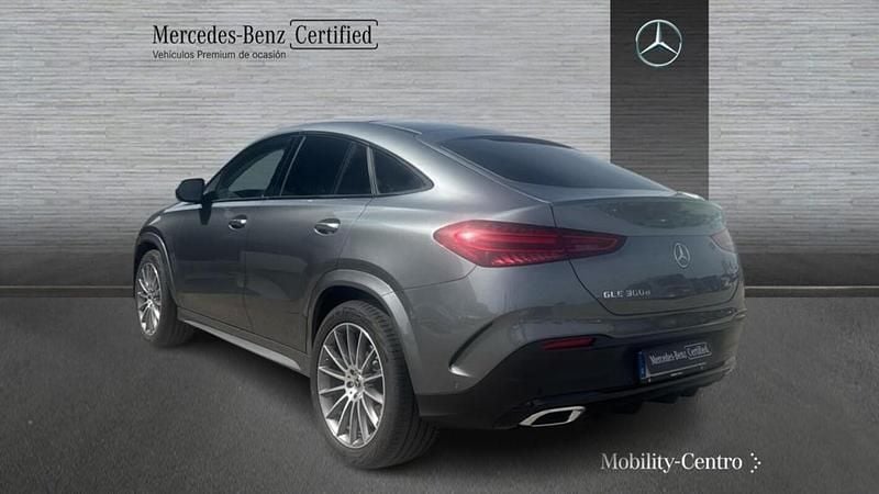 Usado Mercedes GLE300 AMG line 269 CV (197 kW) 2025 Gris selenita Coupe