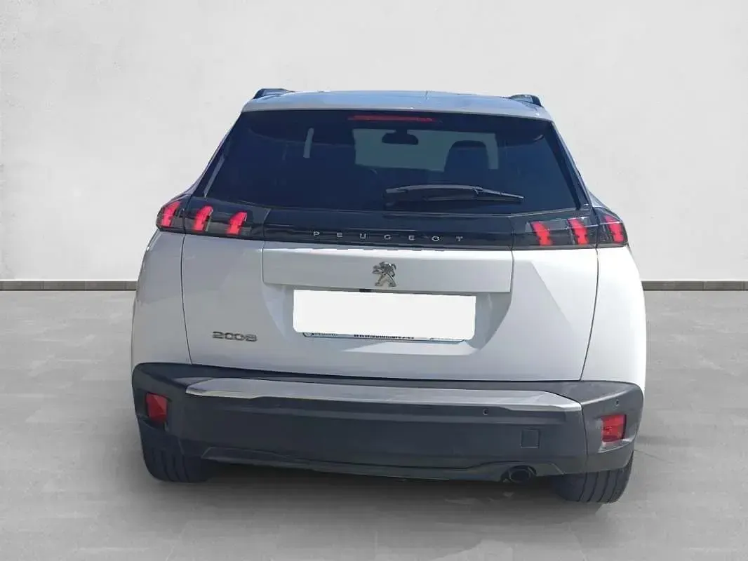 Usado Peugeot 2008 Allure 101 CV (74 kW) 2021 Blanco SUV