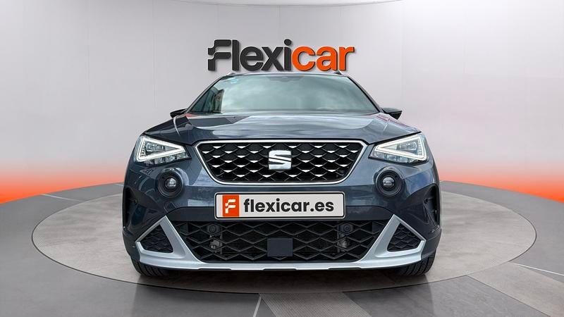 Usado Seat Arona Xperience 110 CV (80 kW) 2021 Gris SUV