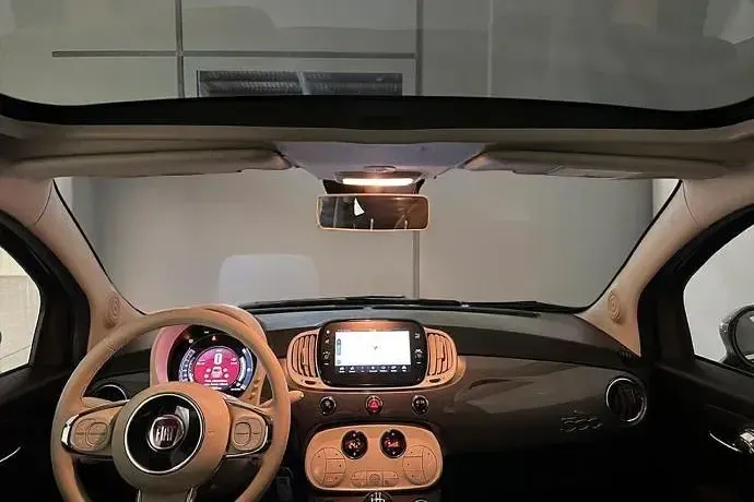 Usado Fiat 500 70 CV (51 kW) 2023 Negro Utilitario