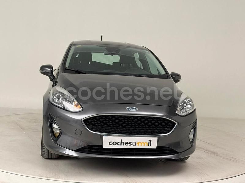 Usado Ford Fiesta Trend 86 CV (63 kW) 2018 Gris / plata Berlina