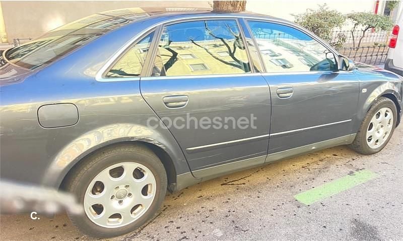 Gris / plata Usado 2004 Audi A4 Berlina | 2000 € (Super precio) - Imagen 1/2