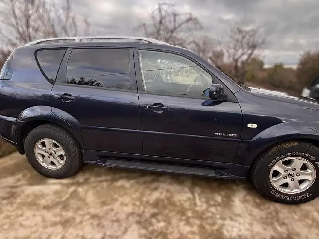 Usado SsangYong Rexton Limited 165 CV (121 kW) 2009 Azul SUV