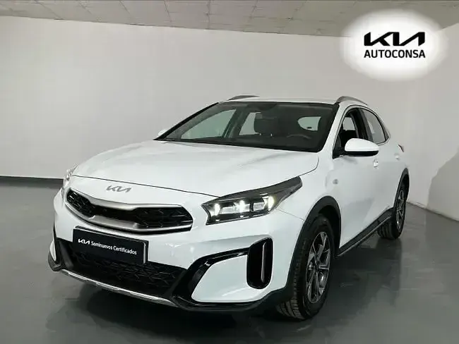 Usado Kia XCeed 100 CV (73 kW) 2025 Blanco SUV