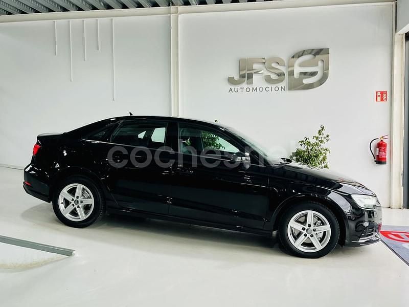Usado Audi A3 116 CV (85 kW) 2019 Negro Berlina