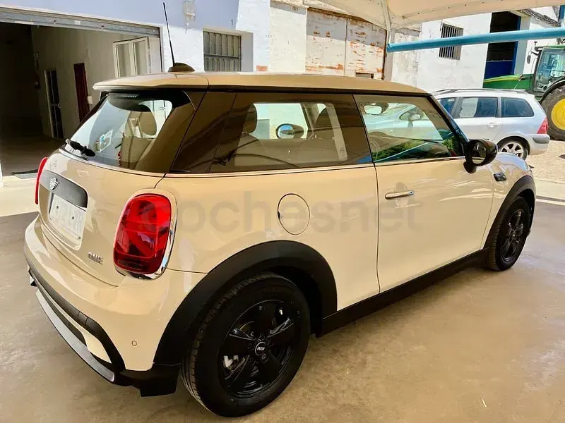 Usado Mini ONE 102 CV (75 kW) 2022 Beige Utilitario