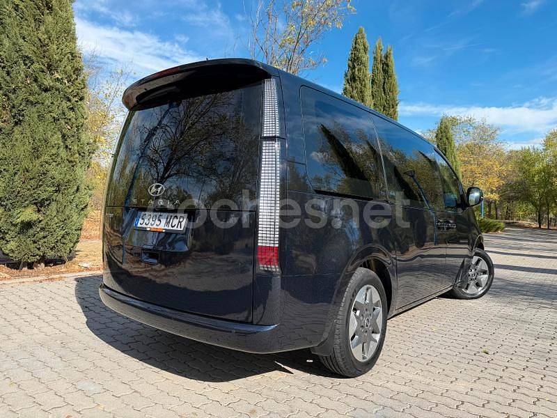 Usado Hyundai Staria 177 CV (130 kW) 2023 Azul Monovolumen