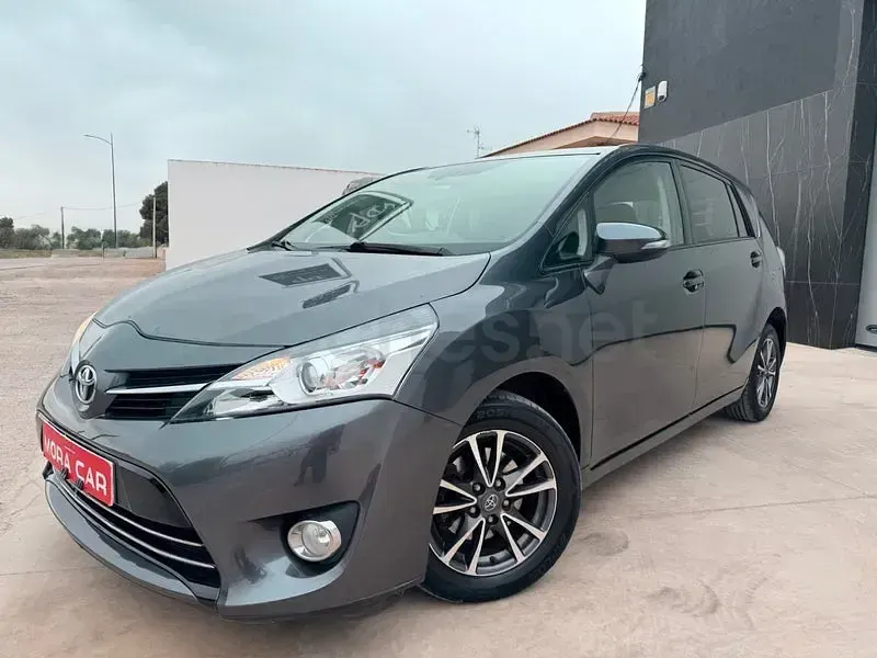 Käytetty Toyota Verso Advance 112 HP (82 kW) 2014 Peessi Tila-auto