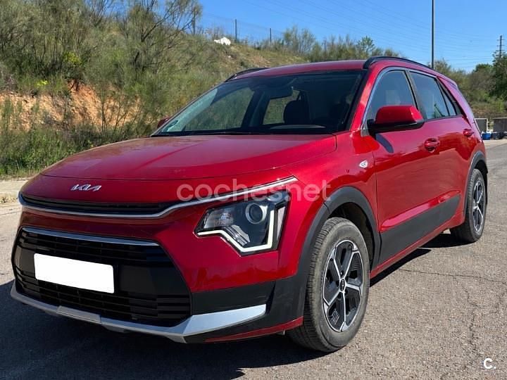 Usado Kia Niro 138 CV (101 kW) 2025 Rojo SUV
