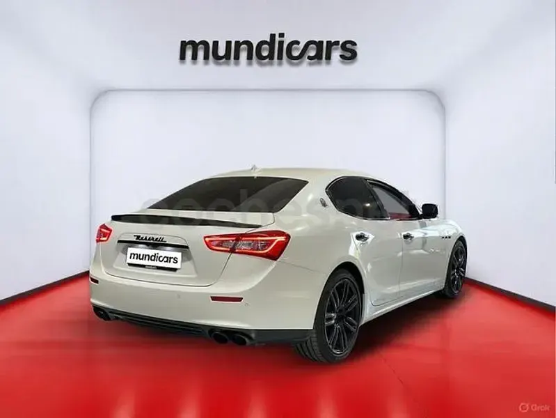 Usado Maserati Ghibli 410 CV (301 kW) 2014 Blanco Berlina
