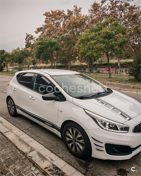 Blanco Usado 2018 Kia Ceed GT Plus Berlina | 7700 € (Super precio) - Imagen 1/4