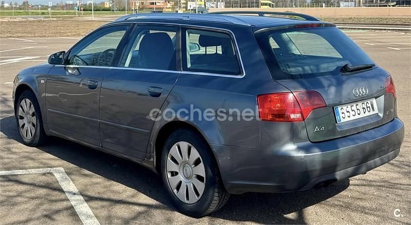 Usado Audi A4 140 CV (102 kW) 2006 Gris / plata Familiar