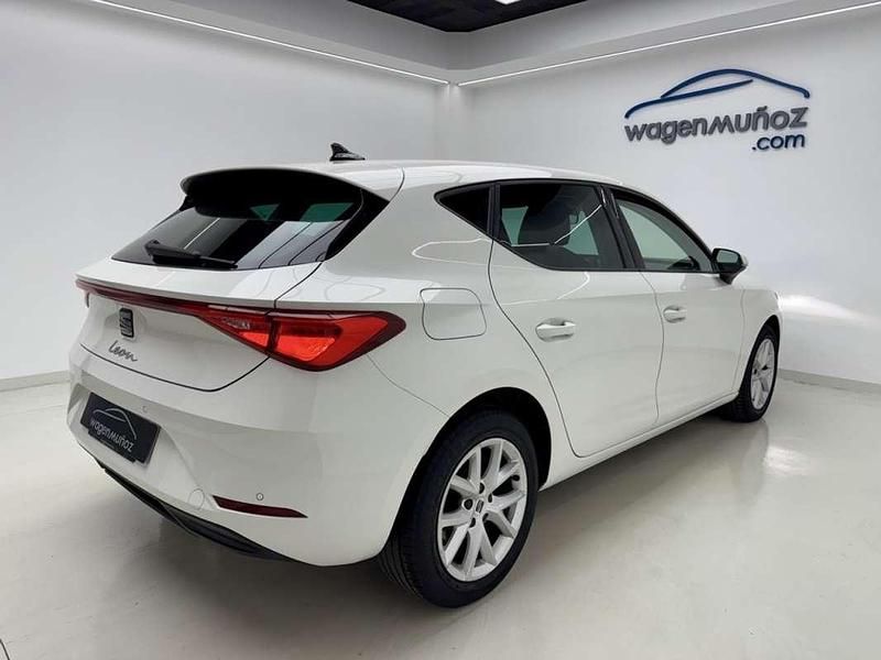 Usado Seat Leon Style 116 CV (85 kW) 2021 Blanco Utilitario