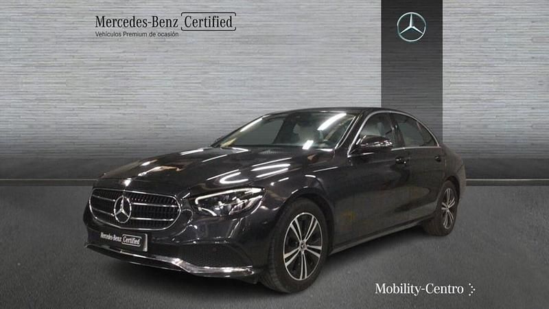 Usado Mercedes E300 Avantgarde 258 CV (189 kW) 2022 Gris selenita Berlina