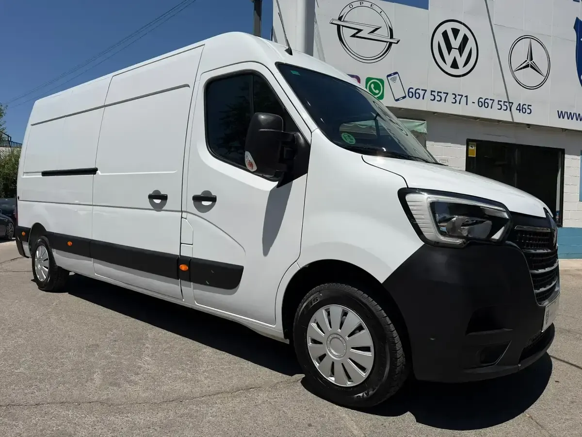 Usado Renault Master 150 CV (110 kW) 2023 Blanco Monovolumen