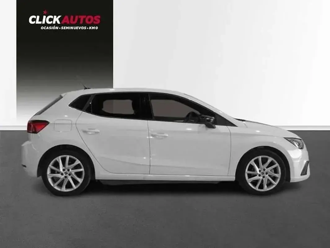 Usado Seat Ibiza FR 151 CV (111 kW) 2023 Blanco Utilitario