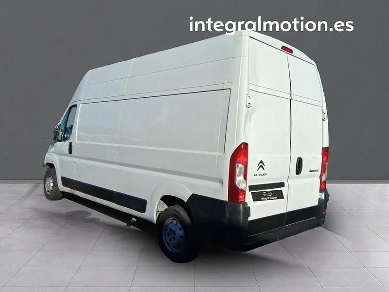 Usado Citroën Jumper 140 CV (102 kW) 2023 Blanco Monovolumen