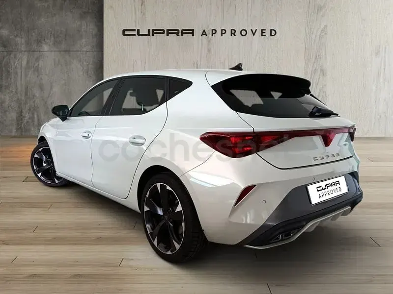 Usado Cupra Leon 150 CV (110 kW) 2025 Beige Berlina