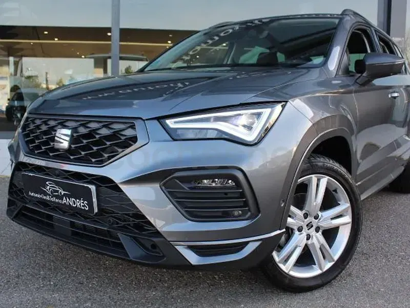 Usado Seat Ateca FR 150 CV (110 kW) 2024 Gris / plata SUV