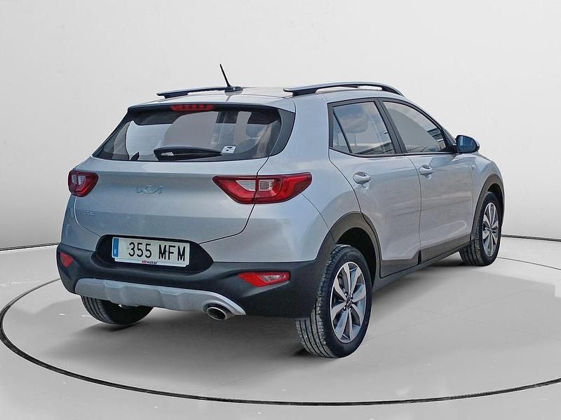 Usado Kia Stonic 84 CV (61 kW) 2023 Gris SUV