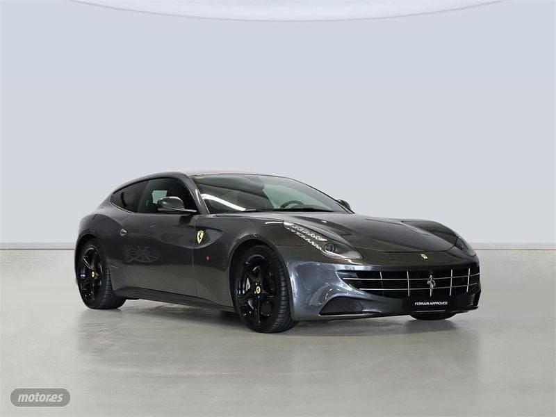 Usado Ferrari FF 660 CV (485 kW) 2012 Grigio silverstone Familiar