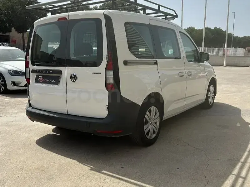 Usado VW Caddy 122 CV (89 kW) 2021 Blanco Monovolumen
