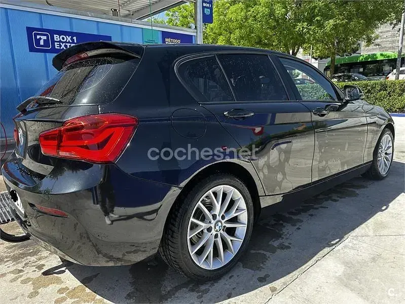 Usado BMW 118 143 CV (105 kW) 2016 Negro Utilitario