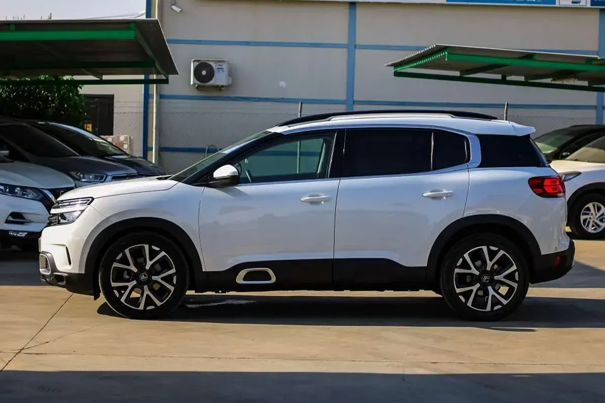 Usado Citroën C5 Aircross Shine 177 CV (130 kW) 2018 Blanco SUV
