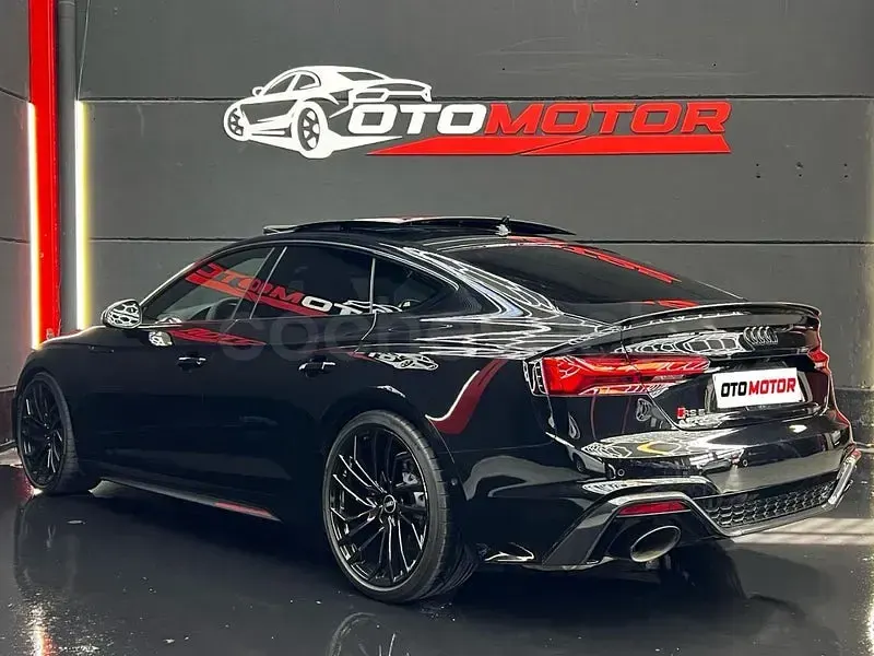 Usado Audi RS5 Sportback Exclusive 450 CV (330 kW) 2021 Negro Berlina
