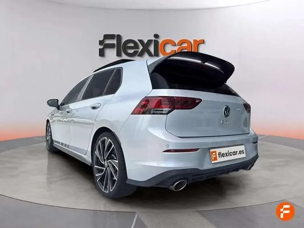 Usado VW Golf VIII GTI 301 CV (221 kW) 2022 Gris Utilitario