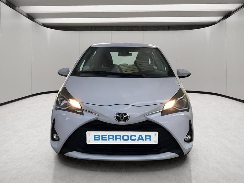 Usado Toyota Yaris Business Edition 69 CV (50 kW) 2019 Blanco