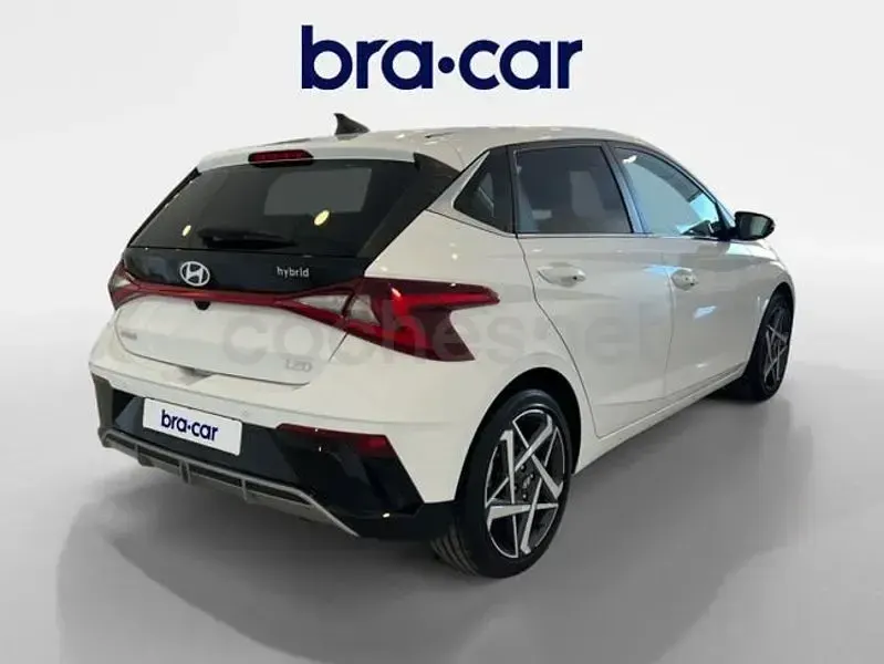 Usado Hyundai i20 100 CV (73 kW) 2025 Blanco Utilitario