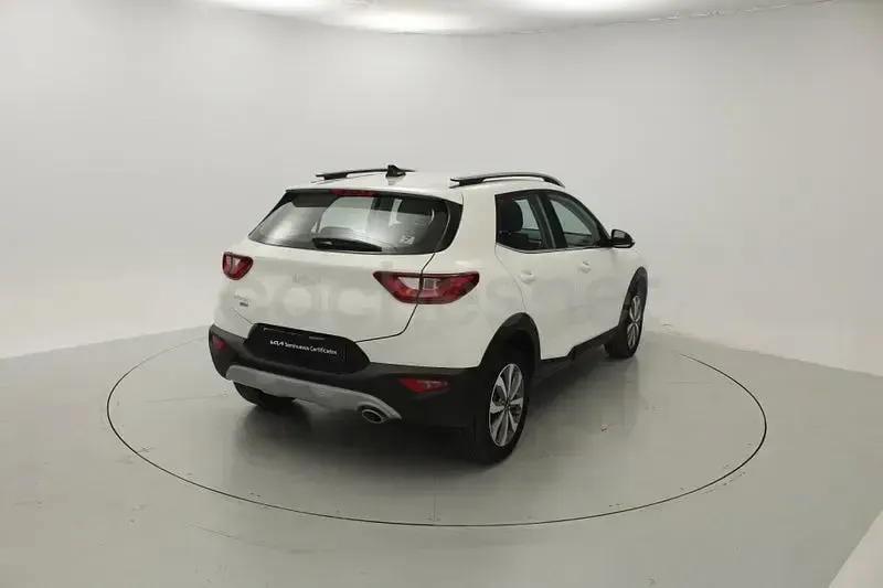 Usado Kia Stonic 100 HP (73 kW) 2025 Branco SUV